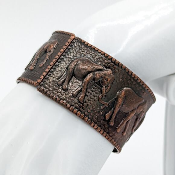 Vintage Copper Elephant Bangle Hinged Wide Bracelet Stamped Metal w Beaded Edge - Picture 8 of 9